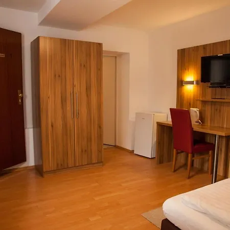 Bed & Breakfast Gaestehaus Haeuser Linden (Hessen)