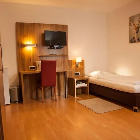 Gaestehaus Haeuser Bed & Breakfast Linden (Hessen)