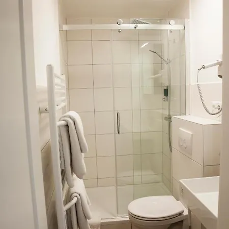 Bed & Breakfast Gaestehaus Haeuser 2*