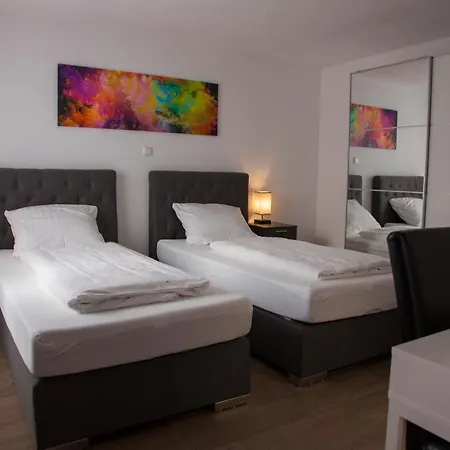 Bed & Breakfast Gaestehaus Haeuser Linden (Hessen)