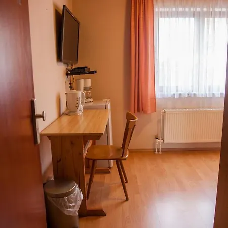 Bed & Breakfast Gaestehaus Haeuser Linden (Hessen)