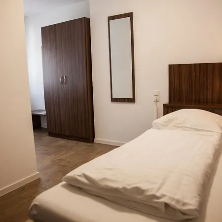 Bed & Breakfast Gaestehaus Haeuser Linden (Hessen)