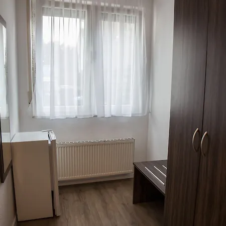 Bed & Breakfast Gaestehaus Haeuser 2*